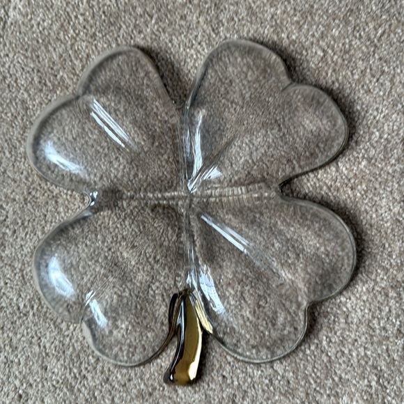 Vintage Glass divider Tray in the Shape of a Four Leaf Clover with Gold accents - Picture 2 of 4